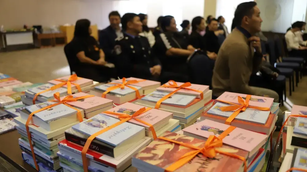 Books worth 17 million MNT handed over to One-stop Service Centres and shelters